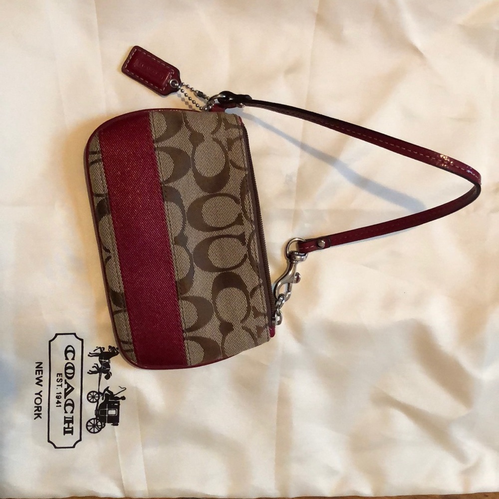 ❤️SOLD❤️: Coach Wristlet